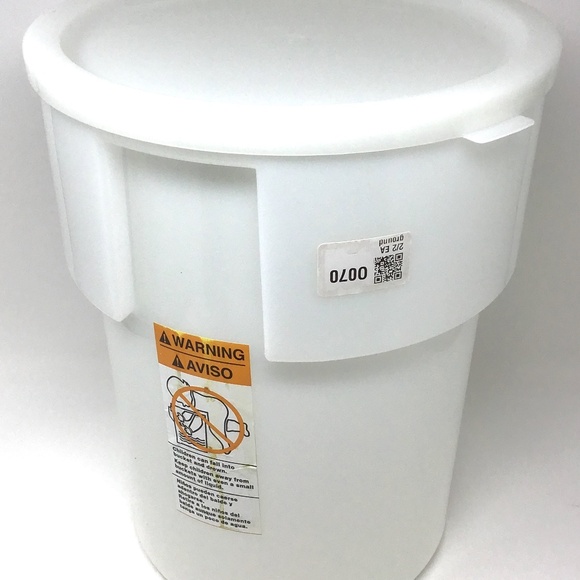 Carlisle 22 qt (5.5 gallons) Airtight Foodsafe Storage Container Bucket w/Lid - Picture 2 of 7